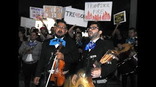 Anti-Trump protest, Mariachi band plays &quot;Cantay y no llores&quot; outside White House - July 18, 2018