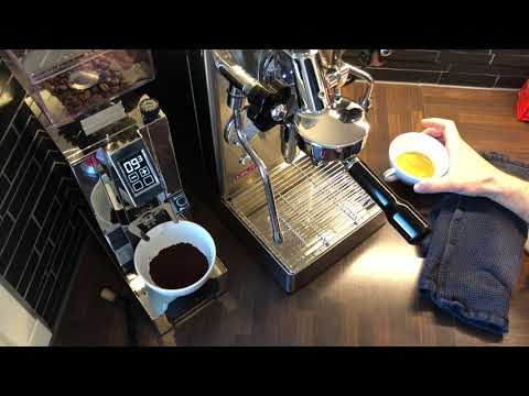 Frothing milk with Lelit Mara X is extremly easy - even for a beginner like me