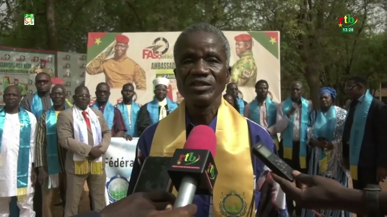 La Fédération Pour la Paix Universelle donne 1 000 000 FCFA et un lot de matériel à  Faso Mêbo