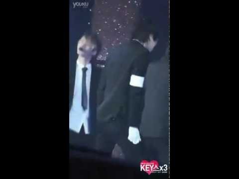 [FANCAM] 091210 SHINee Key Dancing Michael Jackson's 'Bad' @ G0ld3n D!$k Awards