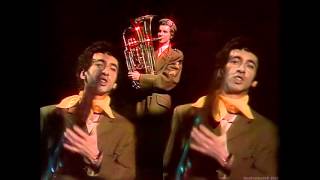 Jona Lewie - Stop The Cavalry (TopPop) (1980) (HD)