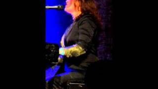 Paula Cole - Throwing Stones (City Winery, NYC, 3.22.11)