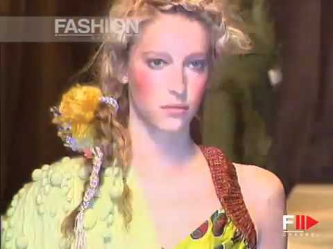"Kenzo" Autumn Winter 2004 2005 Paris 1 of 3 Pret a Porter by FashionChannel