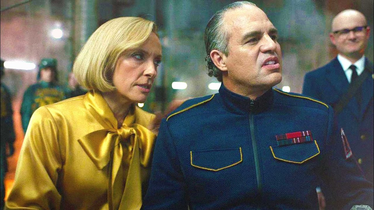 Mickey 17 - A Clumsy, Pandering Clown Show