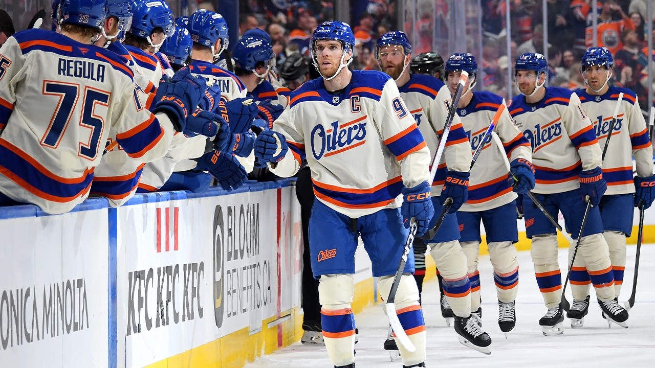 McDavid goes NUCLEAR with a HAT TRICK!