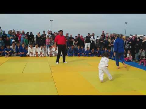Le combat de judo  du siècle maman Salima Souakri contre sa fille Maria... À votre avis qui va gagné