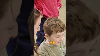 This kid had the best reaction to a free Pokemon card #pokemonvendor #pokemon