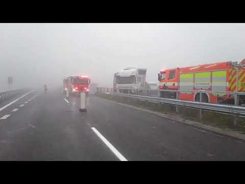 TRAGICKÁ NEHODA UZAVŘELA DÁLNICI D35