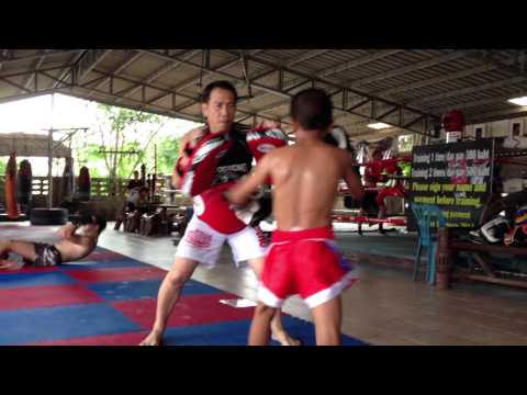Yodpradub Sityodtong pad work with Kru Toy
