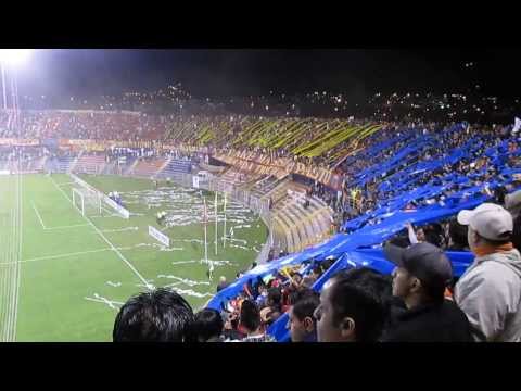 "SALIDA DEPORTIVO PASTO vs colo-colo A.M.P - L.B.T  22/08/2013" Barra: La Banda Tricolor • Club: Deportivo Pasto