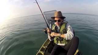 preview picture of video 'Pêche du bar en kayak sur l'île de Ré, 2013'