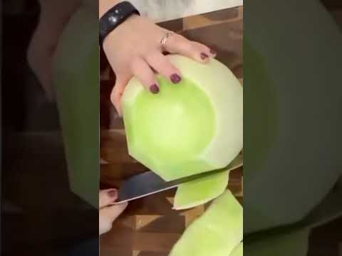 Cutting a Honeydew Melon😋