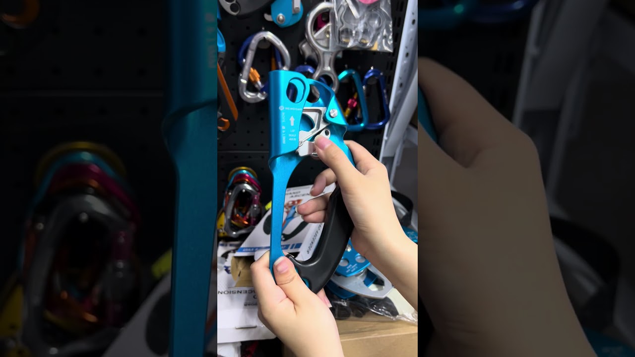 🖐️ Strong grip, effortless climb