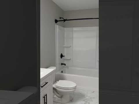 Immaculate 3/2bath one level unit- ETSU Campus- Water, Internet and Trash included! property video
