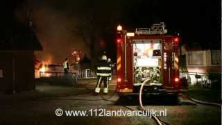 preview picture of video 'Chalet gaat in vlammen op bij camping het Loo in linden'