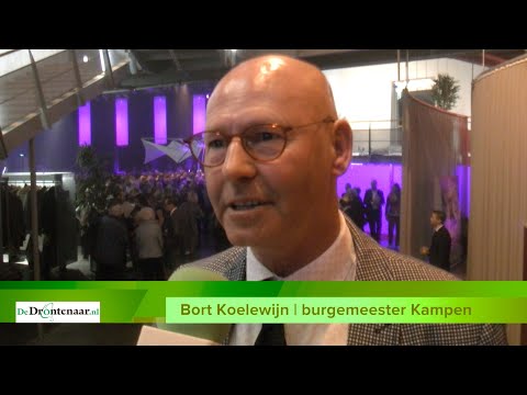 VIDEO | Politie Kampen kon door problemen met AZC Dronten de straat niet meer op VIDEO | Politie Kampen kon door problemen met AZC Dronten de straat niet meer op