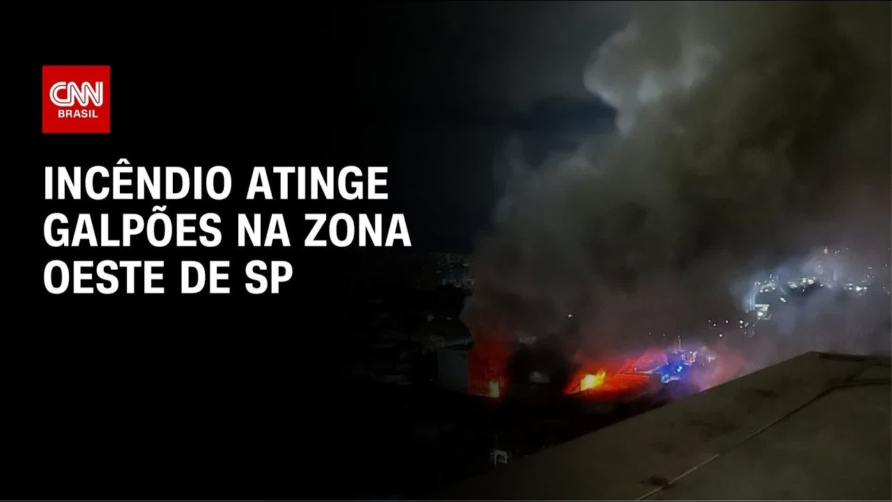 Incêndio em galpões na Lapa provoca coluna de fumaça em SP | CNN NOVO DIA