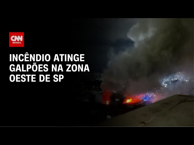 Incêndio em galpões na Lapa provoca coluna de fumaça em SP | CNN NOVO DIA