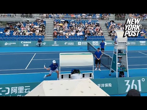 South Korean tennis player smashes racket so many times in epic meltdown