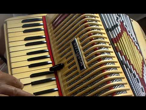 Wurlitzer 120 bass piano accordion