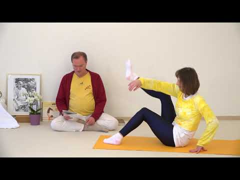 Parivritta Hasta Pada Upavishta Pada Garudasana - Asana Lexikon 1021