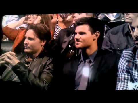 One direction winning awards and singing