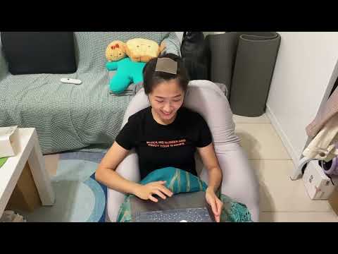 請握緊扶手，站穩踏階