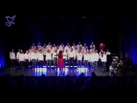 Espoon Laulu esittää He Ain't Heavy, He's My Brother