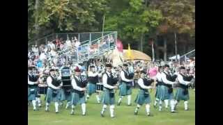 preview picture of video '2014 Ligonier Highland Games # 13 Band judging and Caber Toss -3'