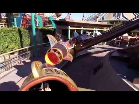 Video de la atracción Orbitron en Disneyland® Paris mostrando la experiencia del viaje