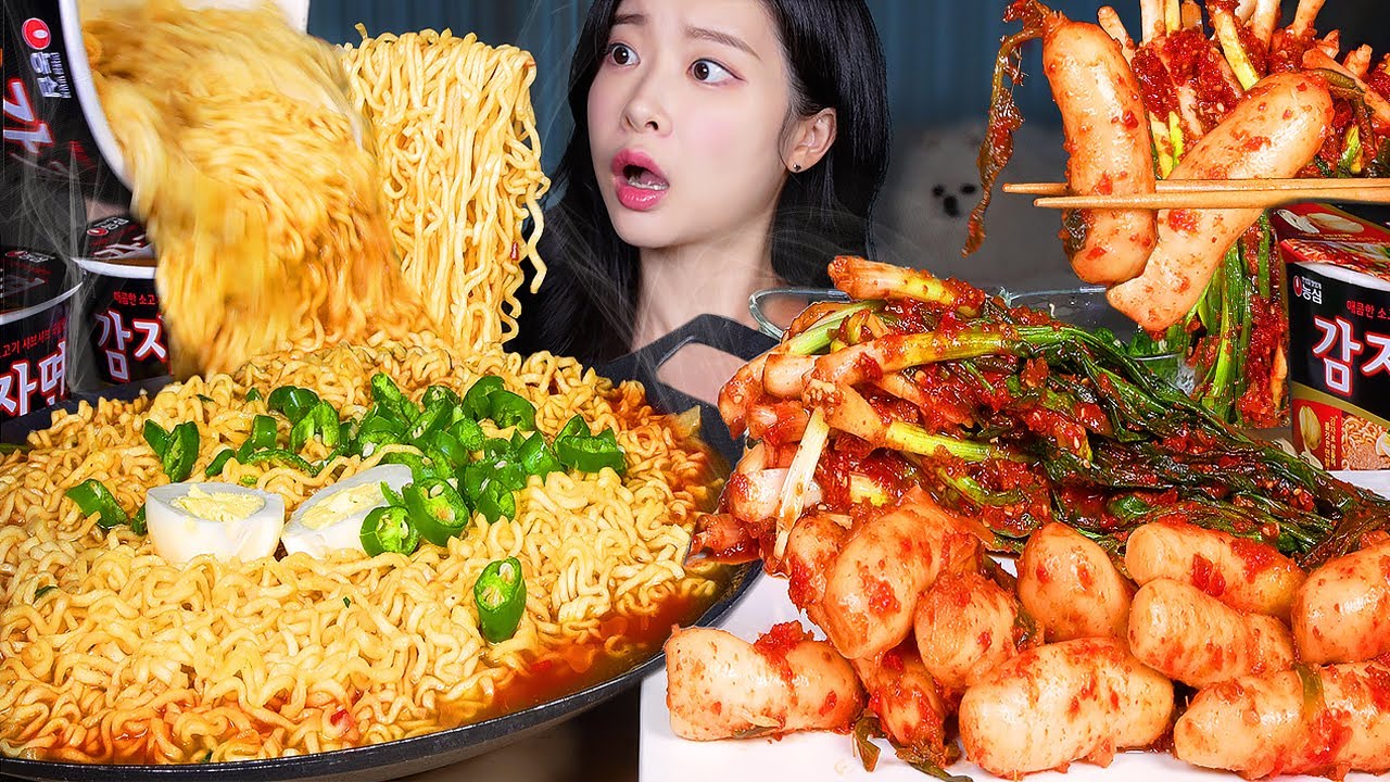 ASMR MUKBANG | 귀국음식은 역시 라면 🥵🔥 편의점 신상 감자면 매운맛 & 파김치 & 총각김치 먹방! Spicy Ramyun w