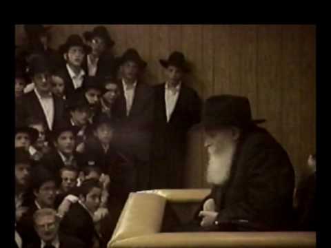 #890: 28 Sivan - The Rebbe and Rebbetzin's arrival to the USA