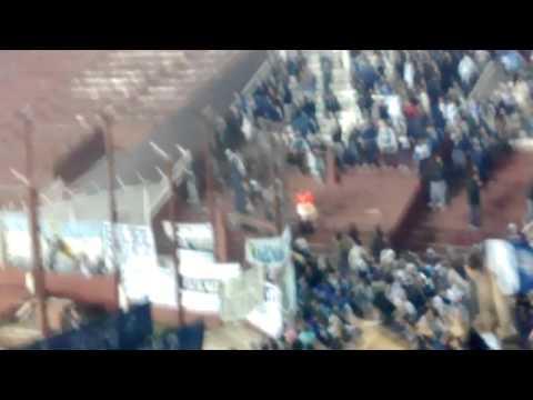 "Llega tocando el bombo con las trompetas! Gimnasia" Barra: La Banda de Fierro 22 &bull; Club: Gimnasia y Esgrima
