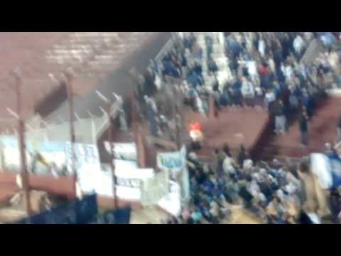 "Llega tocando el bombo con las trompetas! Gimnasia" Barra: La Banda de Fierro 22 • Club: Gimnasia y Esgrima