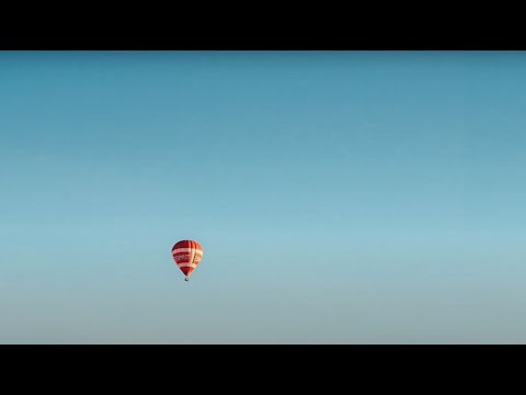 Under A Blanket Of Blue (Livingston) Backing track + music sheet