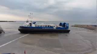 preview picture of video 'Hovertravel Hovercraft launch at Ryde, Isle of Wight'