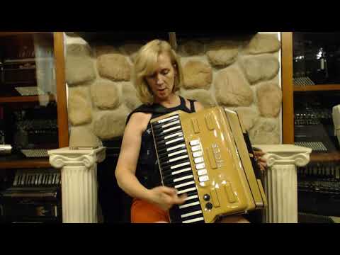 2722 - Tan Black Inverted Titano Tiger Combo Accordion LMQ 41 120 $1199