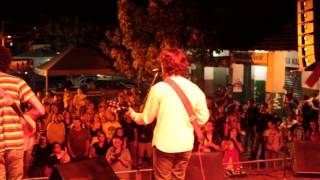 Boogarins - Doce @FICA 2013