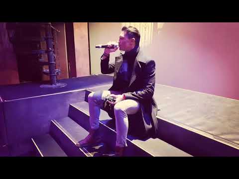 Halo (Beyoncé) - Mikee Introna soundcheck piano & voice version