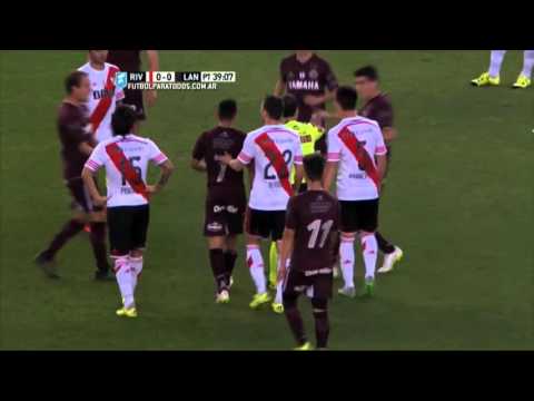 Lesión de Acosta. River 0 - Lanús 0. Fecha 25. Primera División 2015. FPT.