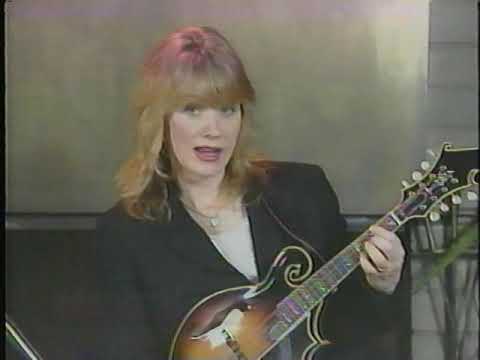 Nancy Wilson--How she plays Battle Of Evermore on mandolin