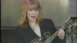 Nancy Wilson--How she plays Battle Of Evermore on mandolin