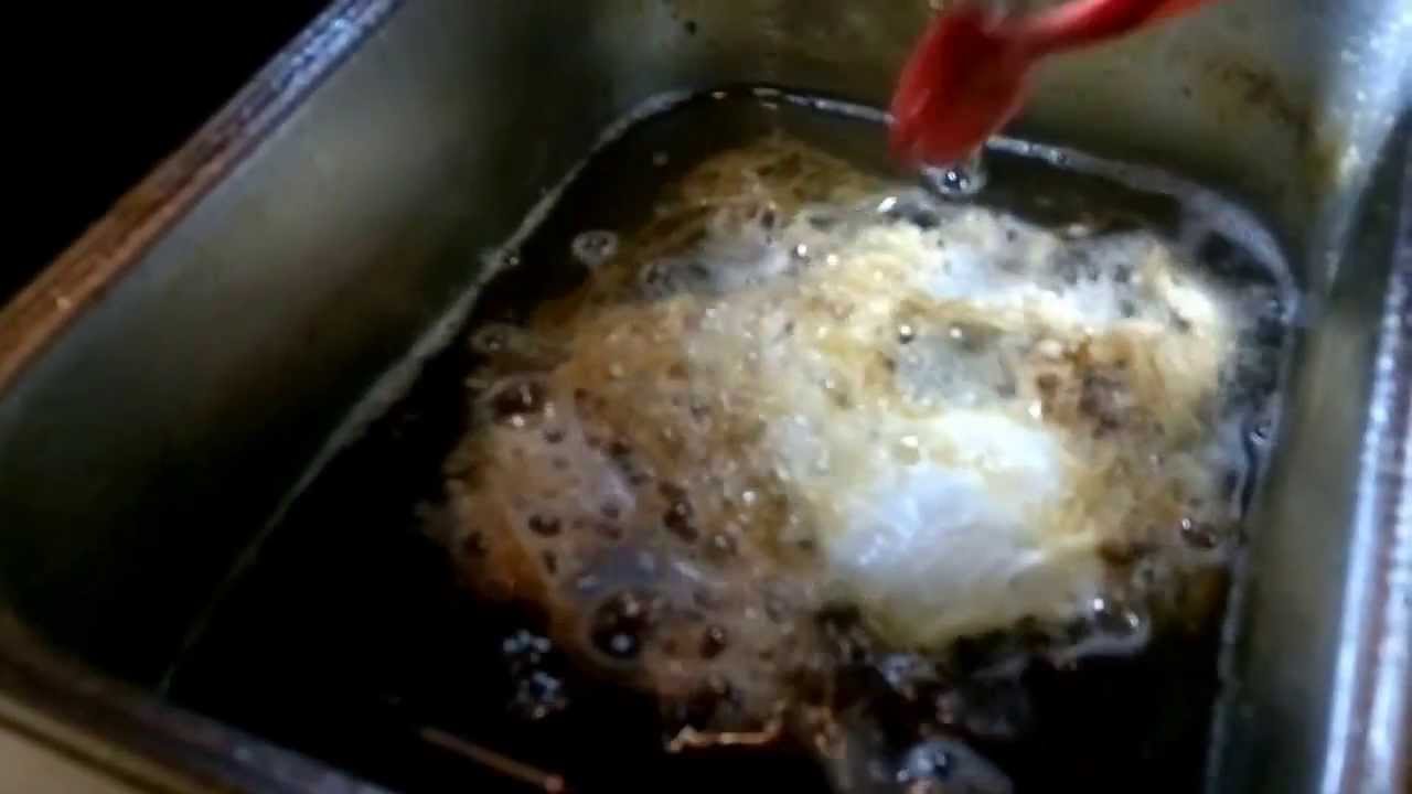 nettoyer huile de votre friture avec un blanc d'oeuf (video unique sur youtube)