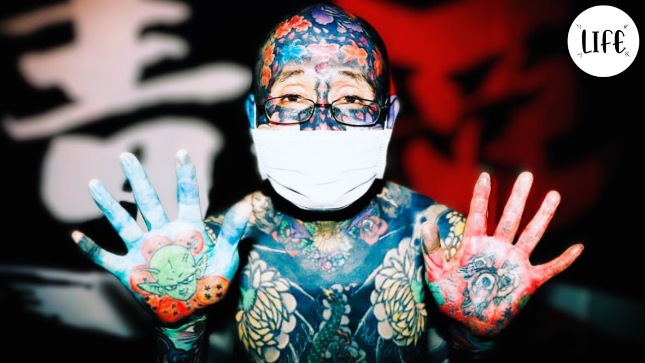 刺青だらけの小説家