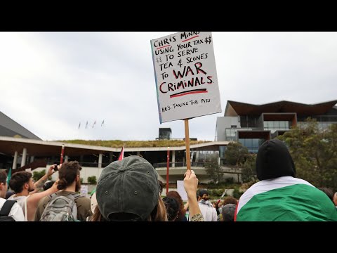 ‘Heartless’: Pro-Palestinian protesters continue hateful chants after Bondi massacre