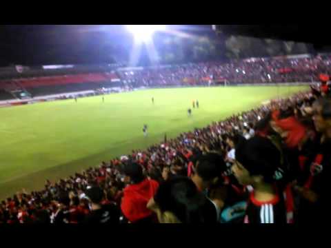 "el banderaso de newells" Barra: La Hinchada Más Popular • Club: Newell's Old Boys