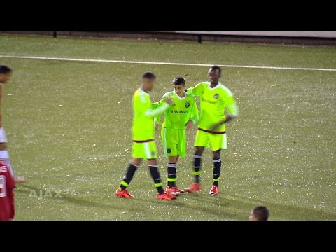 Prachtige goals bij Ajax B1