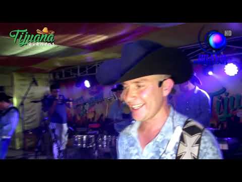 Los Diamantes de Purapel - Besando Borracho / Mujer Casada (En Vivo Tijuana Eventos)