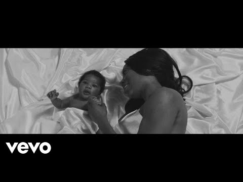 Showtek - Momma ft. Earl St. Clair