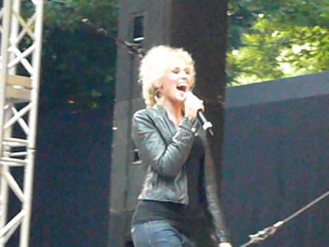 Sabrina & Willemijn & Pia - It's raining men